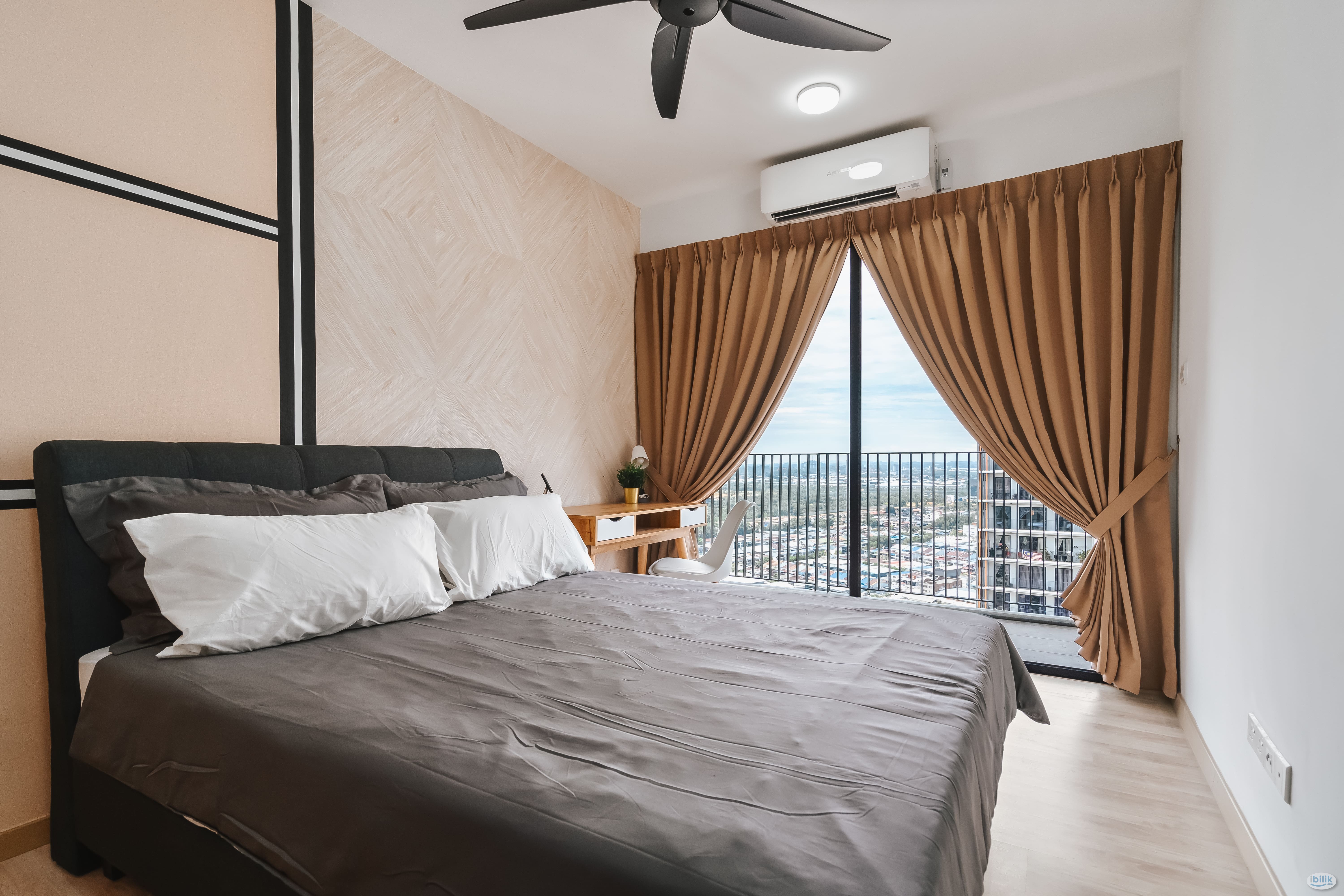 Middle Room at Emporis, Kota Damansara - Image 1