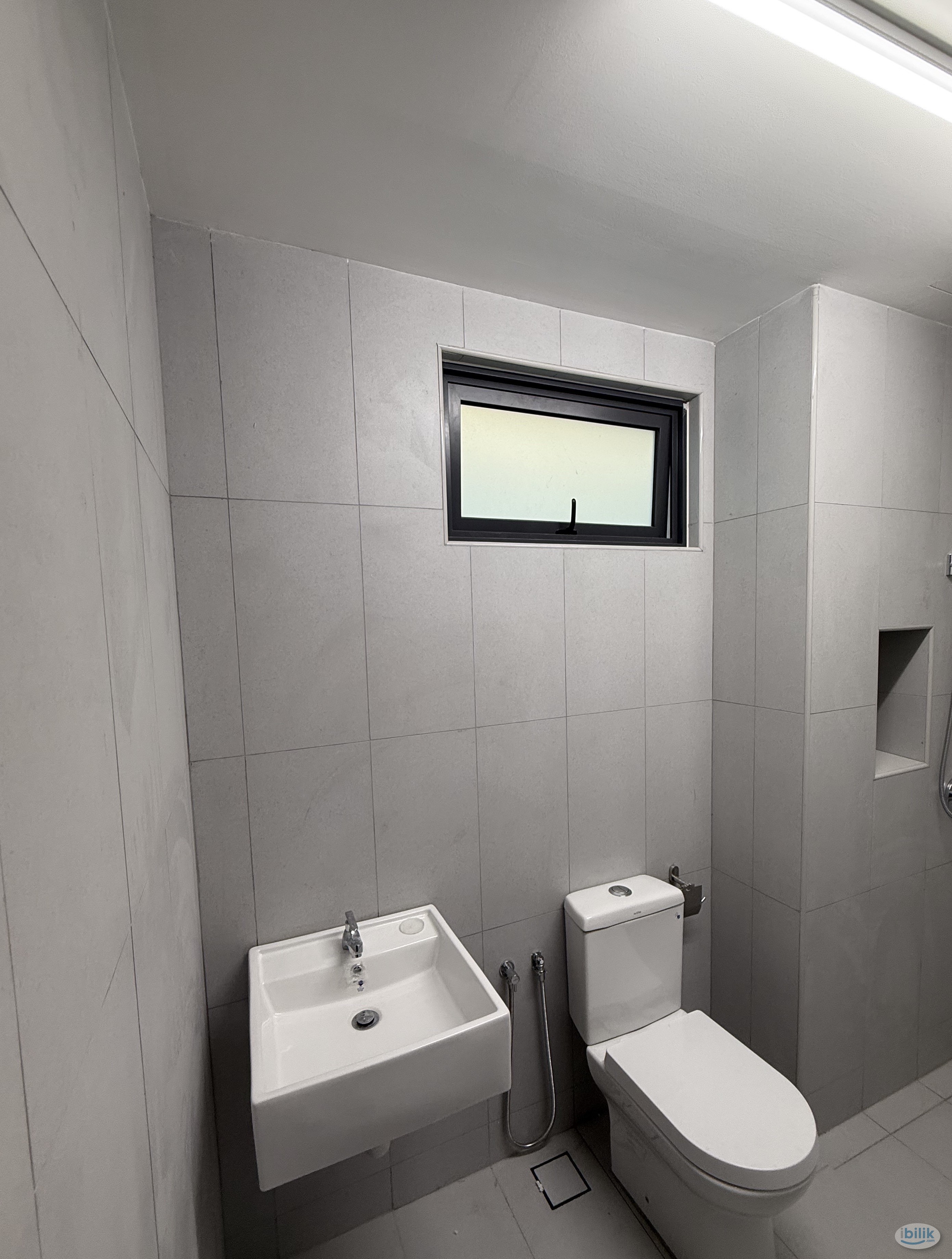 Middle Room at Bandar Cassia, Simpang Ampat - Image 4