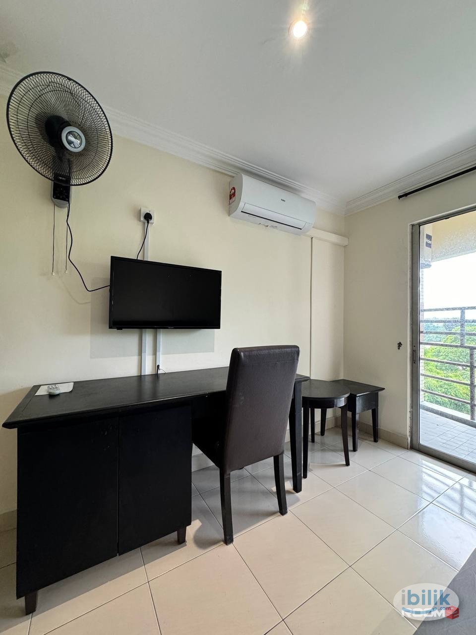 📍🚶🏻‍♂️6 Min WALK to CIQ | 🚗 6 Min DRIVE to Stulang, 7 Min to JBCC📌AVAILABLE Master Room bathroom attached for rent✨ - Image 3