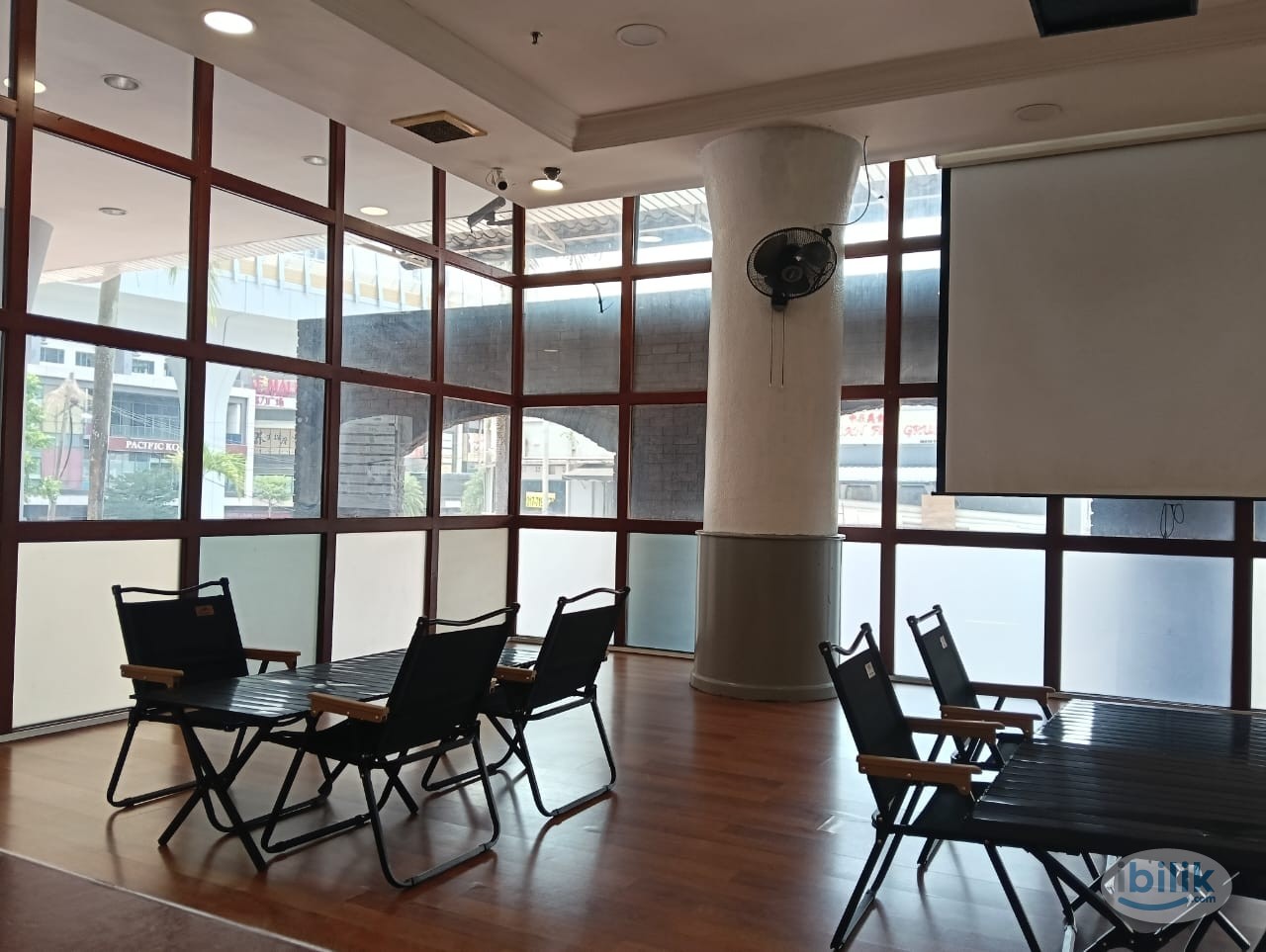 🚀 Move in Today! Suria City Hotel – Prime Location Near CIQ/JBCC/KOMTAR! 🏃‍♂️ Comfortable rooms, FREE WiFi & ZERO depo - Image 1