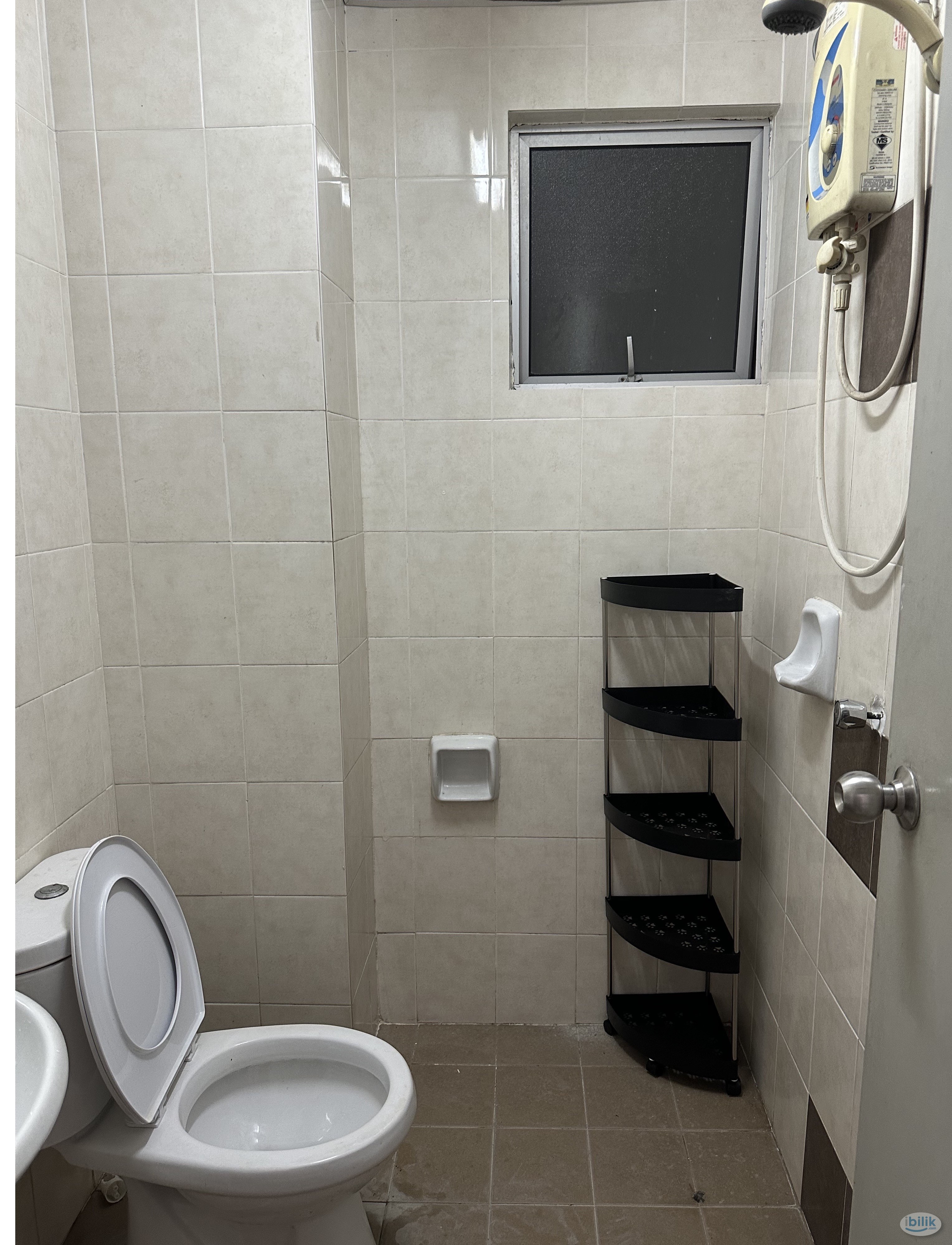UPM Female Single Room The Academia South City FREE Utilities - Image 4