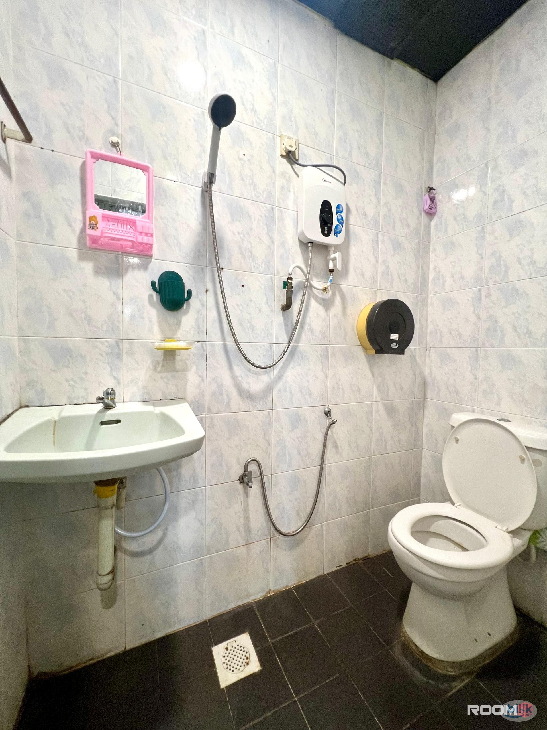 🔥Immediately move in🔥Private room with bathroom available NOW😍10mins to Aeon Tebrau/IKEA/Toppen Mall - Image 3