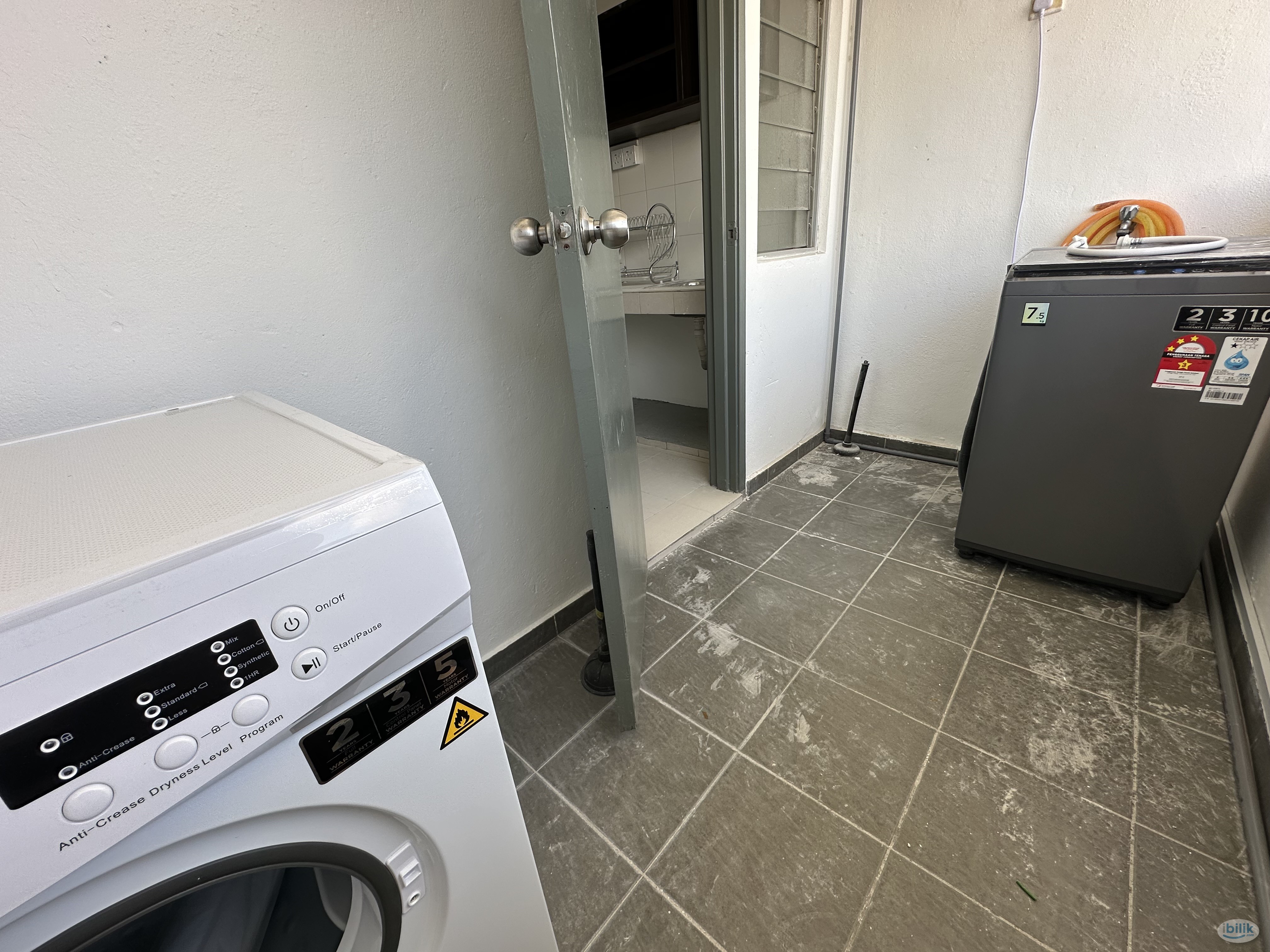 IUKL Single Male Room The Academia South City Free Utilities - Image 3