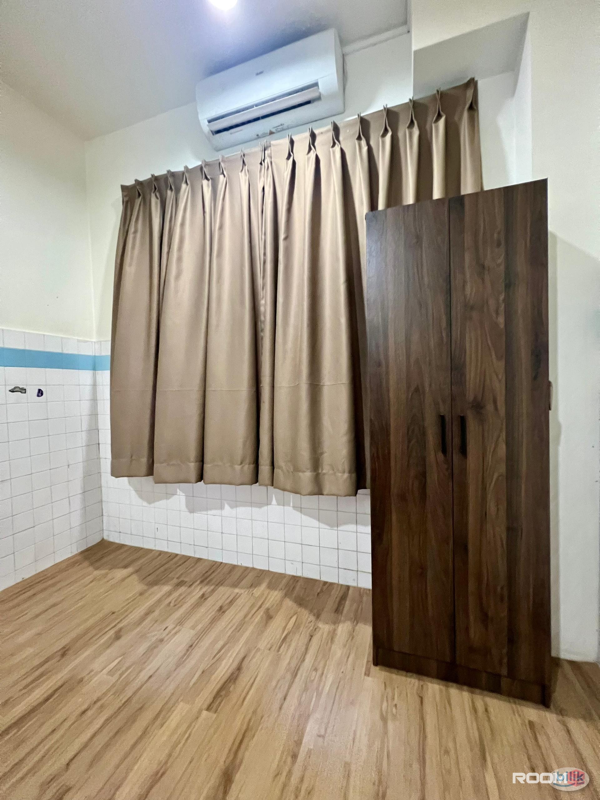 📌Aircond room for rent 📍10 mins walking distance to customs CIQ ⭐Zero Deposit Available ✅ - Image 2
