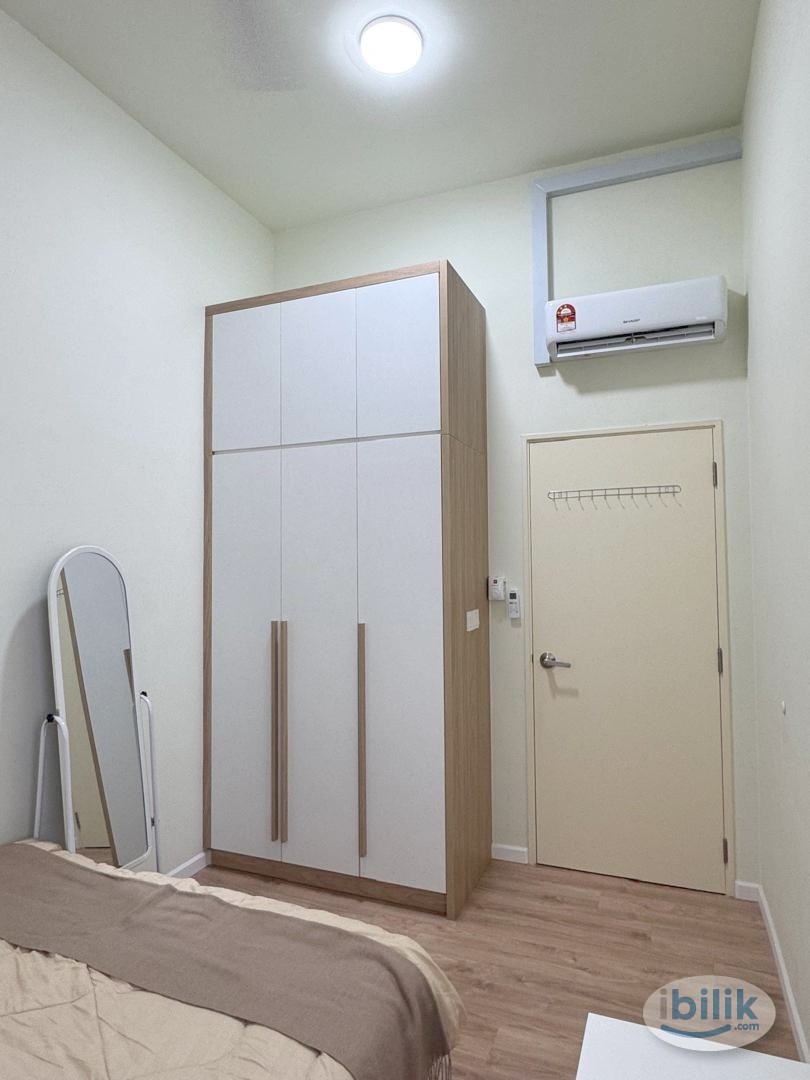 ‼️NEW CONDO NEAR SEKSYEN 13✅ DIAN RESIDENCY, Premium ⭐️ Medium Room Fully Furnished @ NEW 10” Mattress Aircond Wardrobe  - Image 4