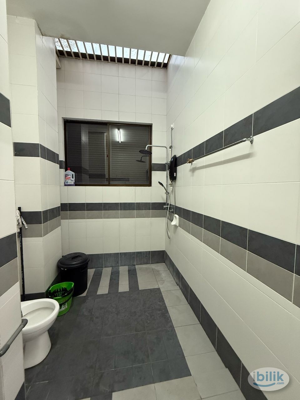 Jalan Kuala Kangsar Aircond Master Room attached with Private Bathroom - Image 4