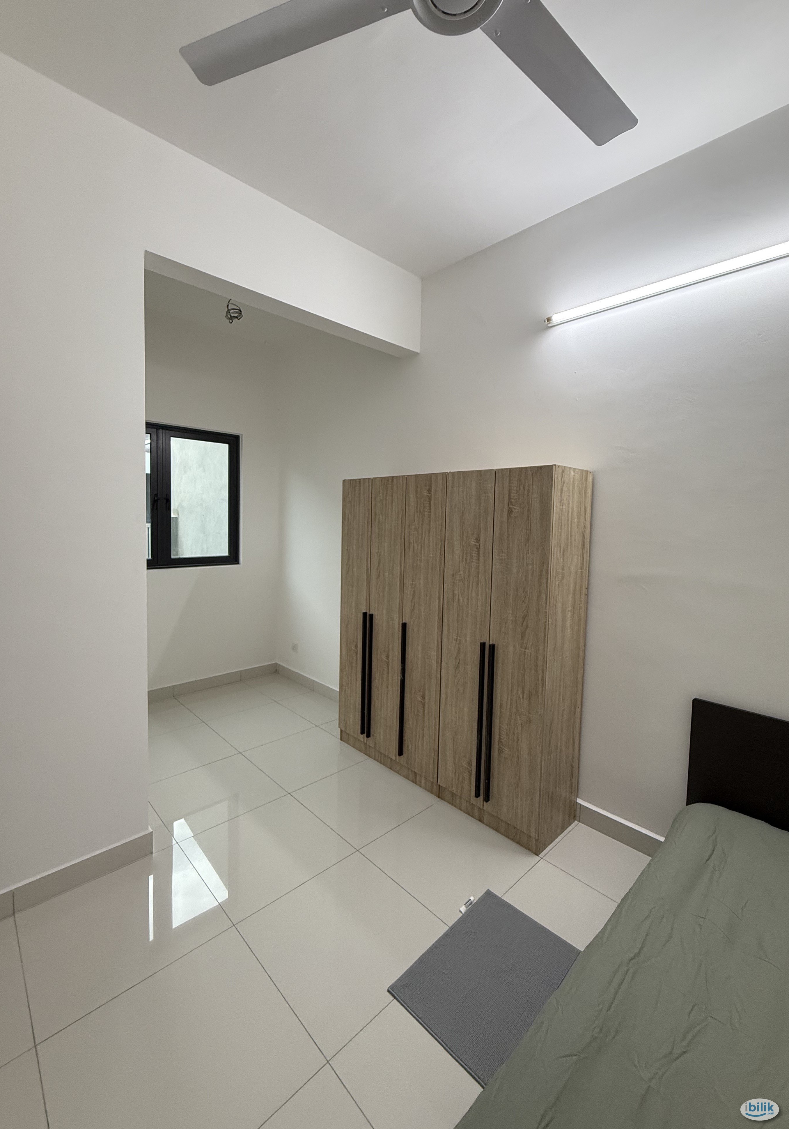 Middle Room at Batu Kawan, Seberang Perai - Image 3