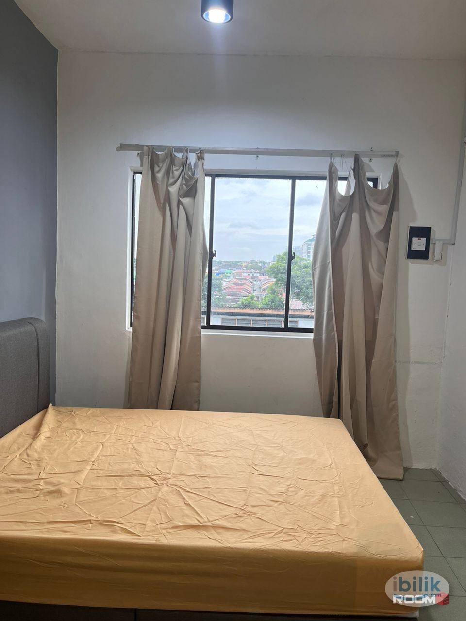 🏃🏻‍♂️Stay minutes away from Sentosa Mall, CIQ and food🍛😋 ! - Affordable, cozy and fully furnished room available🤗🫶 - Image 1