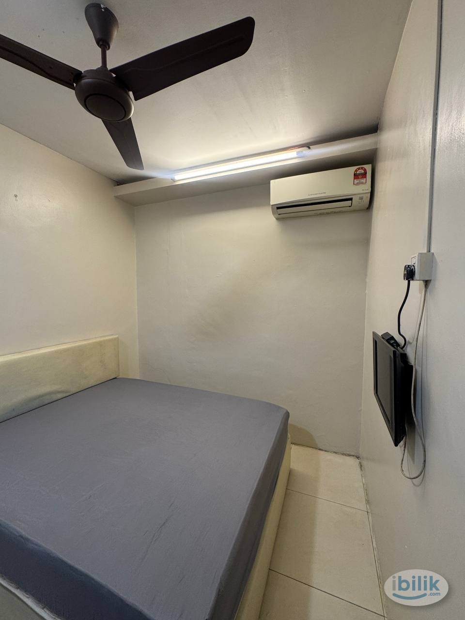 🚶‍♂️Walk to KSL/Holiday plaza | 🇸🇬10 Min to CIQ, Midvalley Southkey🛍️ -Master bedroom with private toilet attached😍 - Image 2