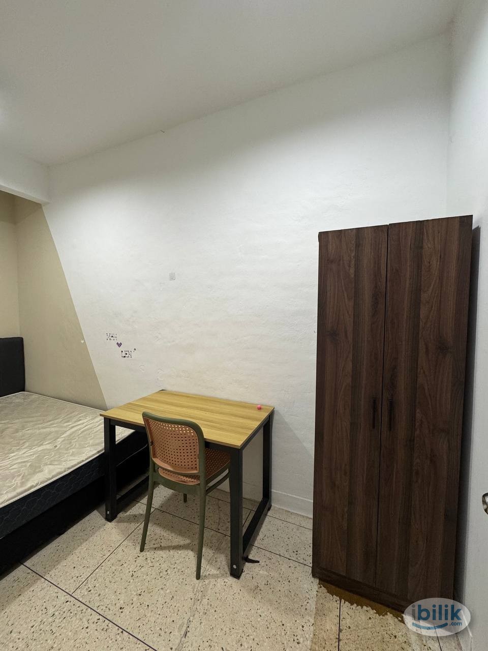 🔥1 KM to CIQ 🔥| SUPER easy commute😎 🌟Affordable, cozy & perfect room for Singapore workers🌟 - Image 3
