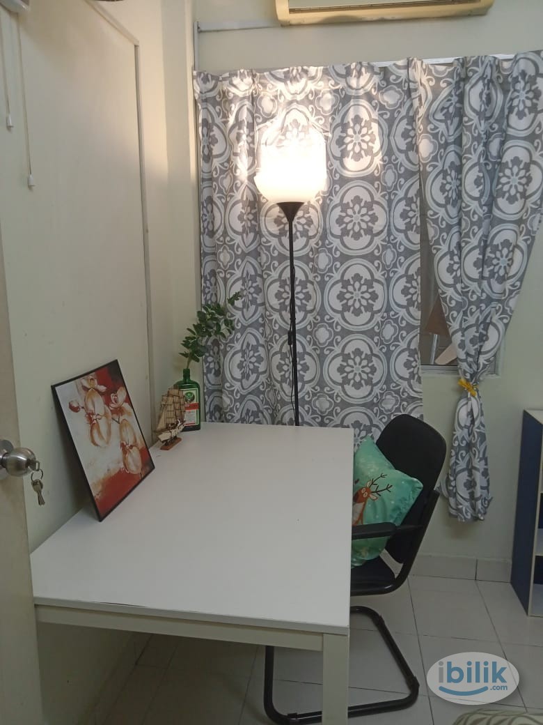 Single Room at SuriaMas, Bandar Sunway - Image 4