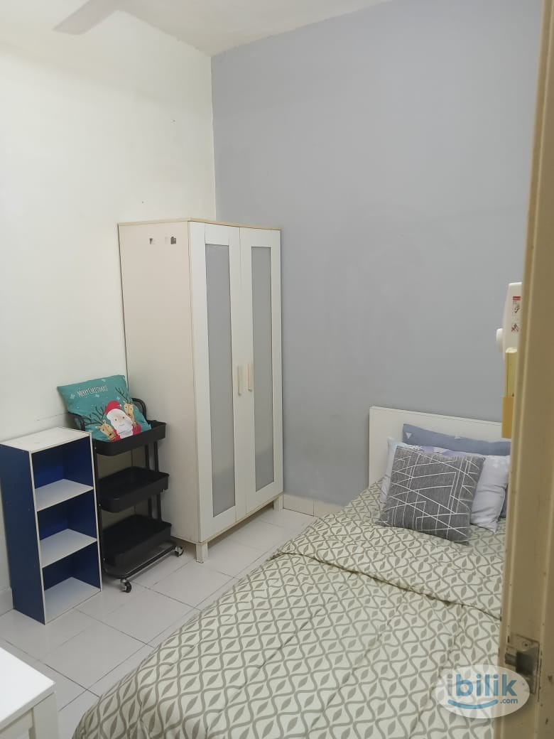 Single Room at SuriaMas, Bandar Sunway - Image 5