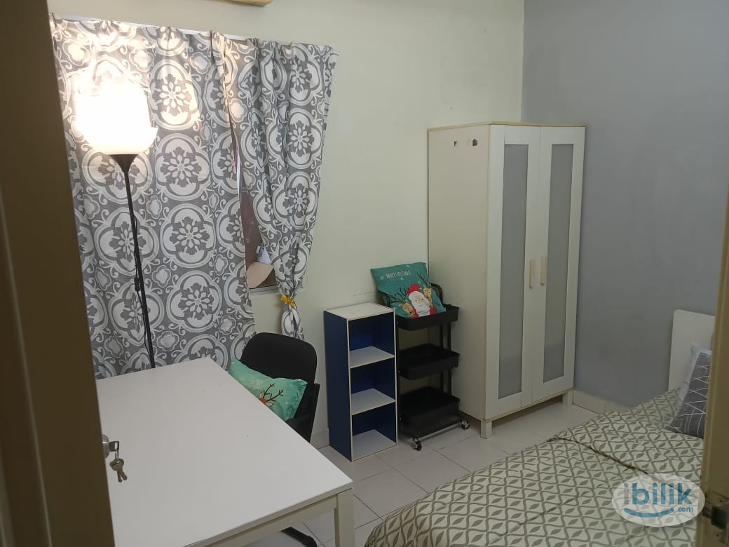 Single Room at SuriaMas, Bandar Sunway - Image 4