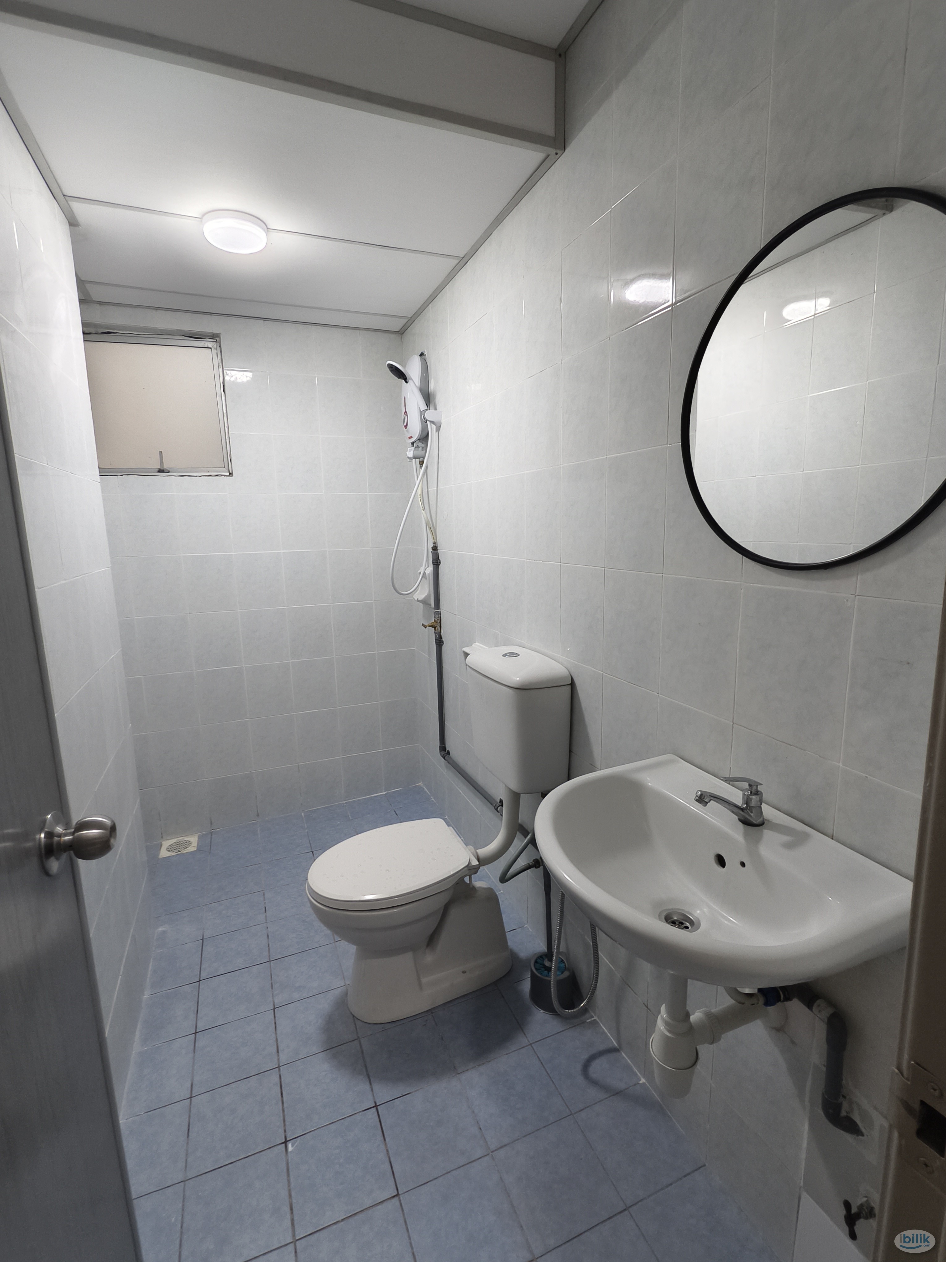 🏠Queen Room at Wangsa Metroview Wangsa Maju🏠-Free WiFi 🌐🚄Walking to LRT🚄ID Desgin Room - Image 4