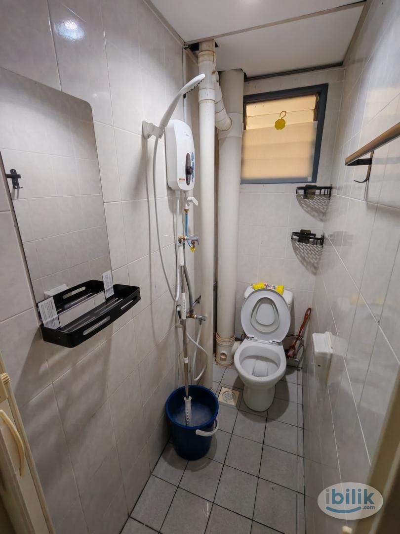 Jelutong single room fully furnished perak road georgetown Taman Kheng tian apartment free wifi include utilites - Image 2