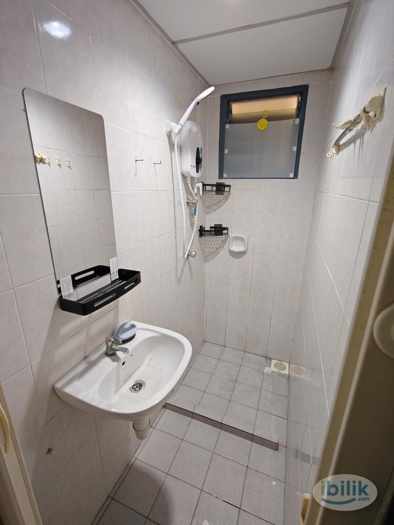 Jelutong single room fully furnished perak road georgetown Taman Kheng tian apartment free wifi include utilites - Image 3