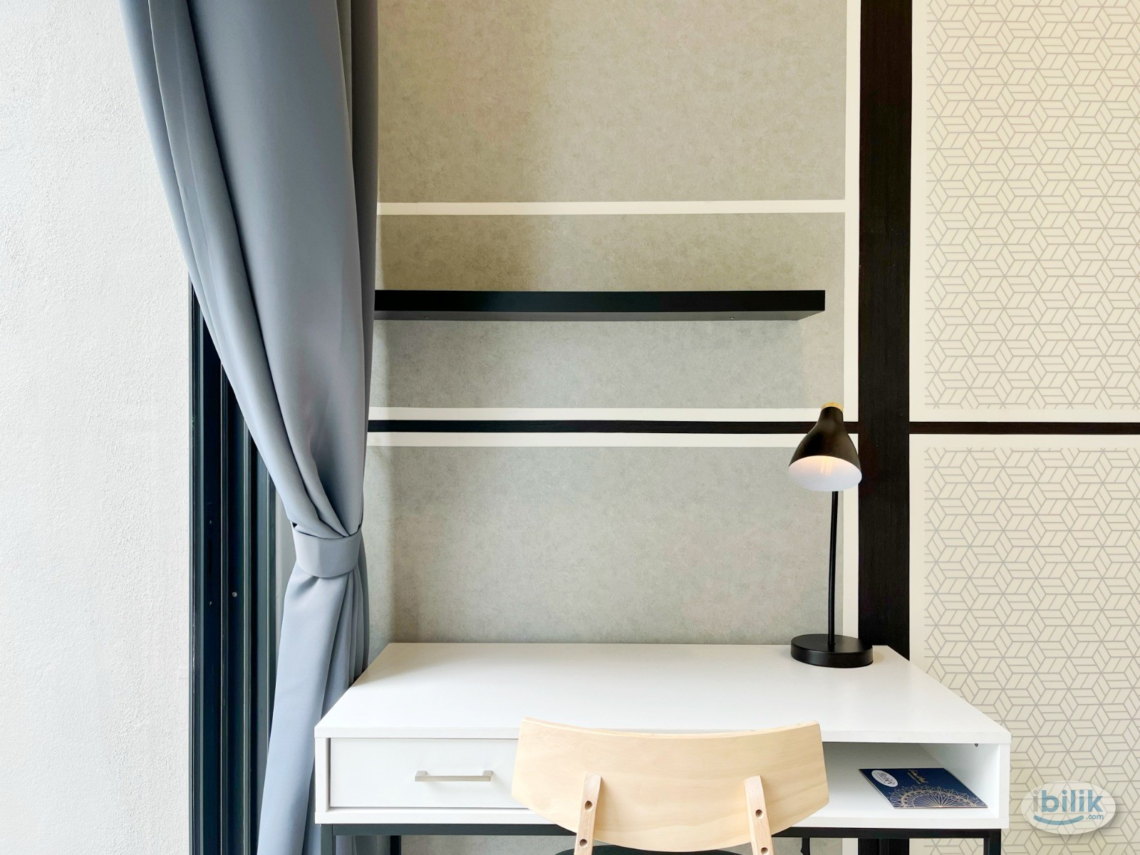 FEMALE Premium Balcony Room at Astoria near KLCC  Gleneagles - Image 2