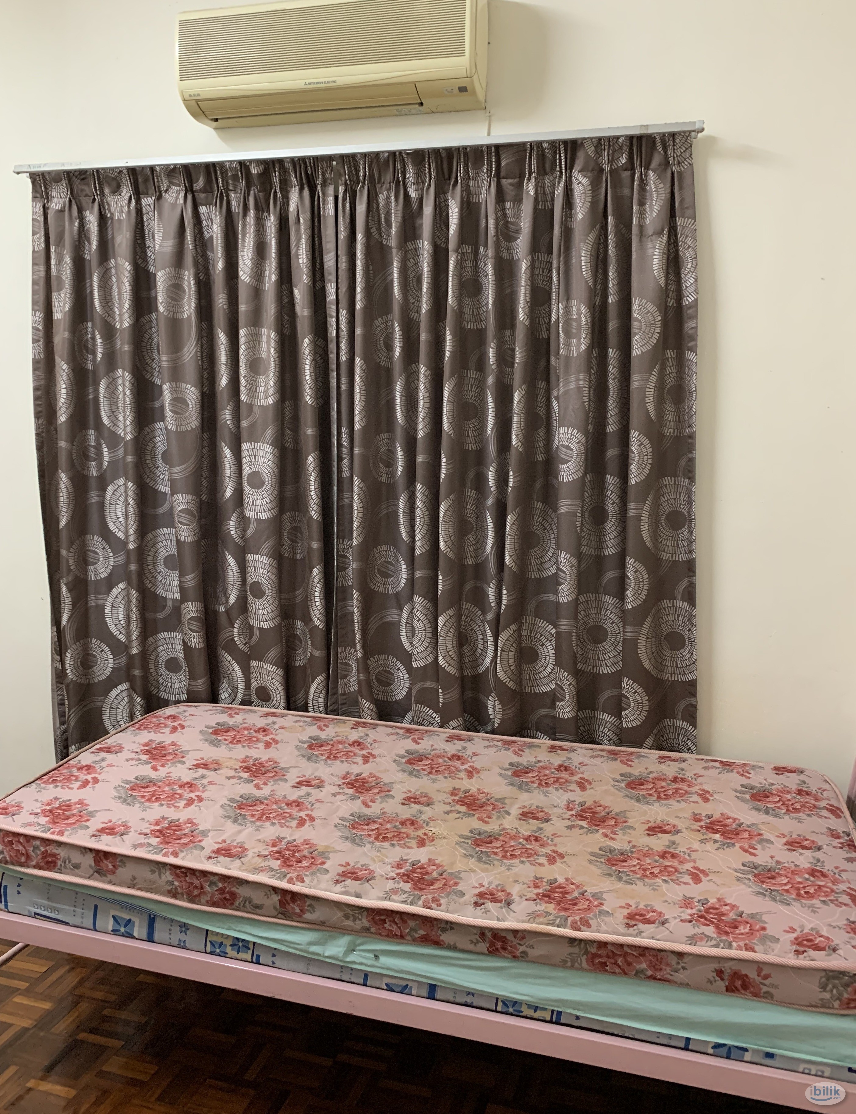 Middle Room at USJ 4, the best terrace house in Subang Jaya - Image 1