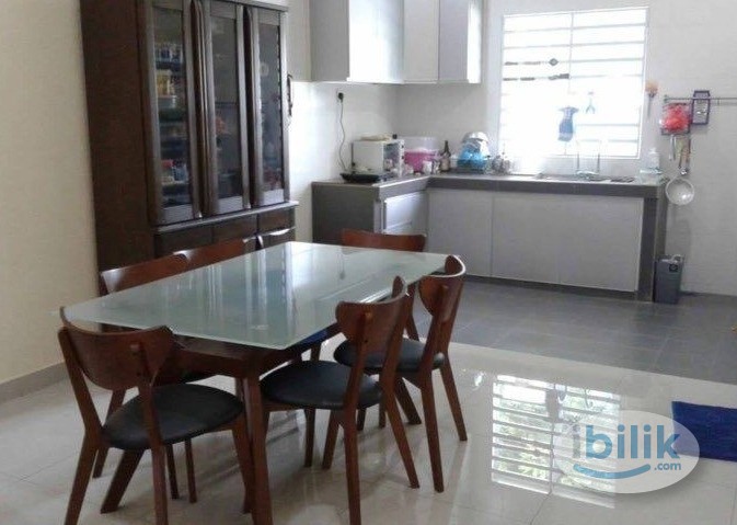 Middle Room at Ipoh, Perak - Image 2