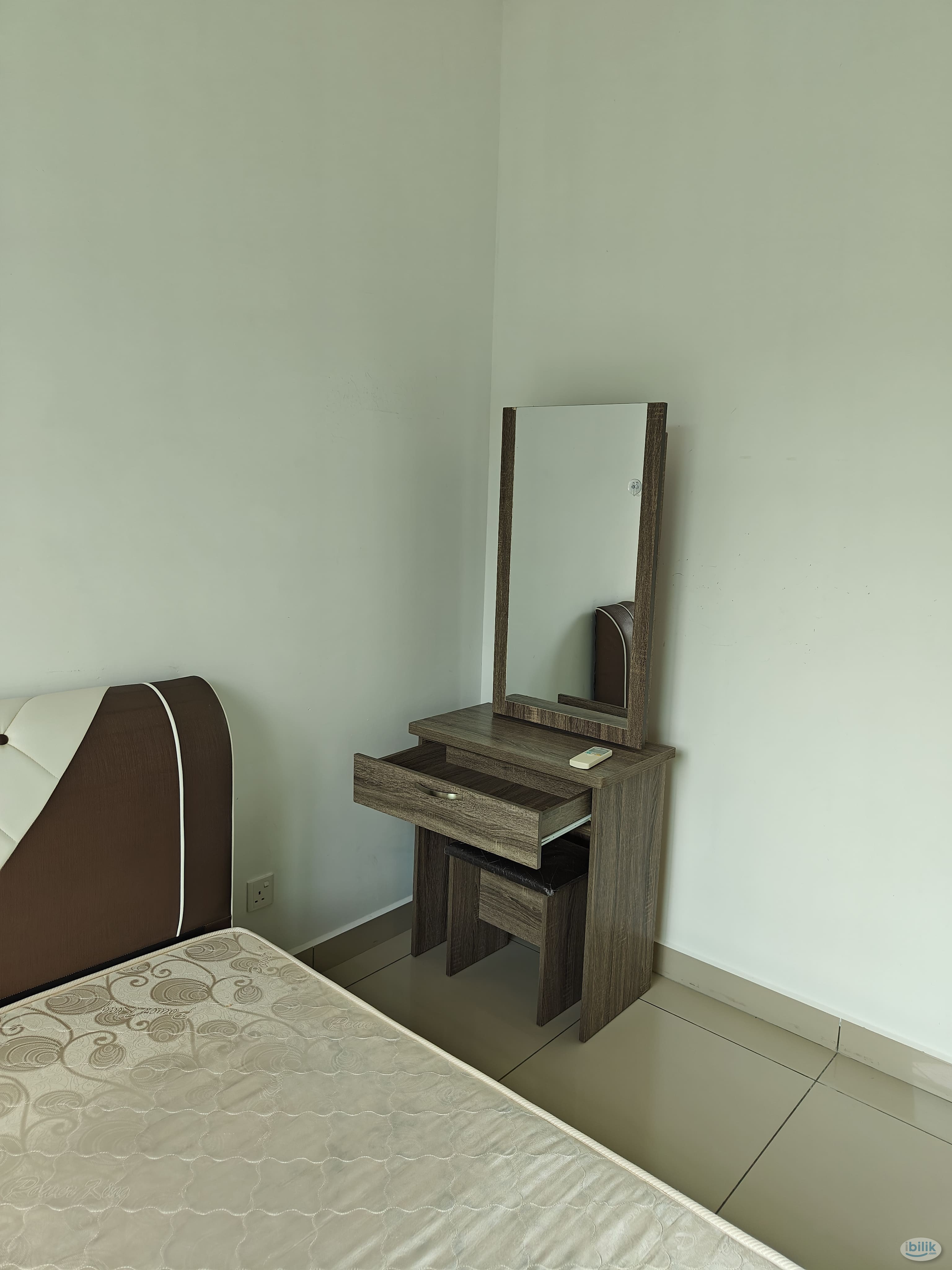 Master Room at Setia Pinnacle, Sungai Ara - Image 5