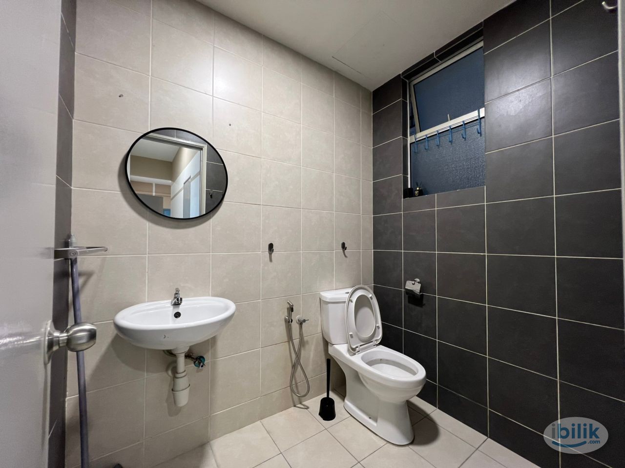 Female Only Room | MRT 6 Min Walk | Zero Deposit | The Zizz, Damansara North - Image 4