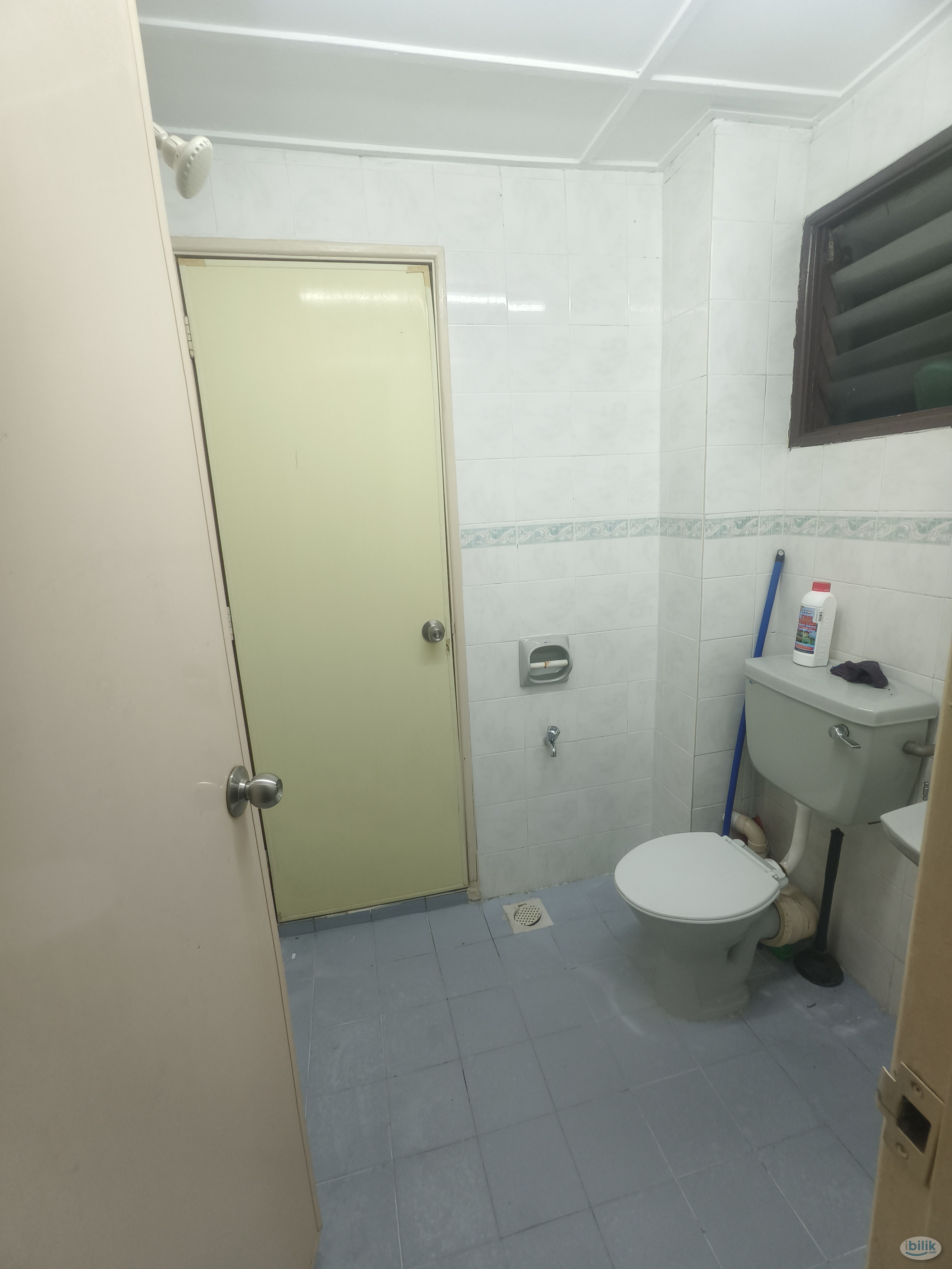 Middle Room at PU10, Bandar Puchong Utama - Image 3