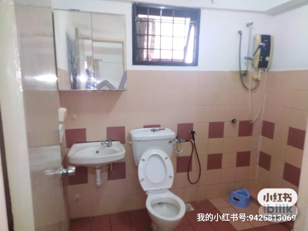Master Room at Evergreen Park, Bandar Sungai Long - Image 4