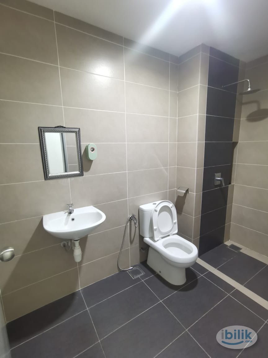 Middle Room at Jalan Genting Klang, Setapak - Image 5
