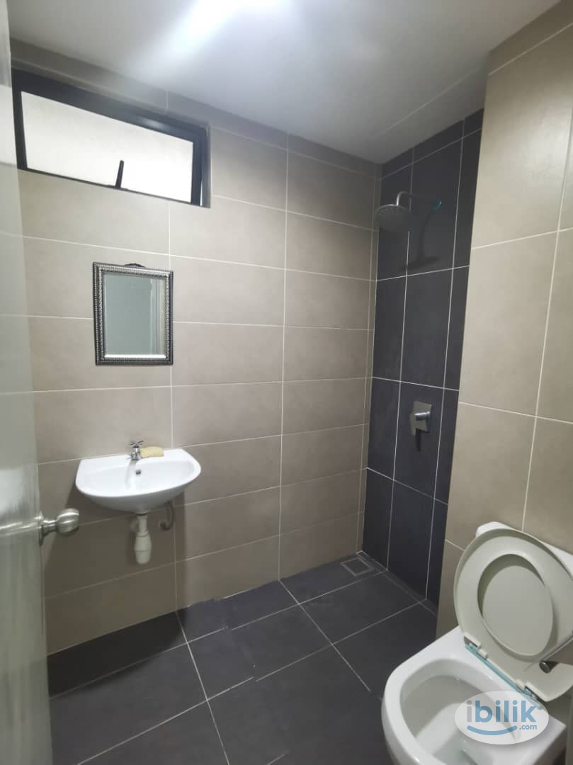 Middle Room at Jalan Genting Klang, Setapak - Image 4