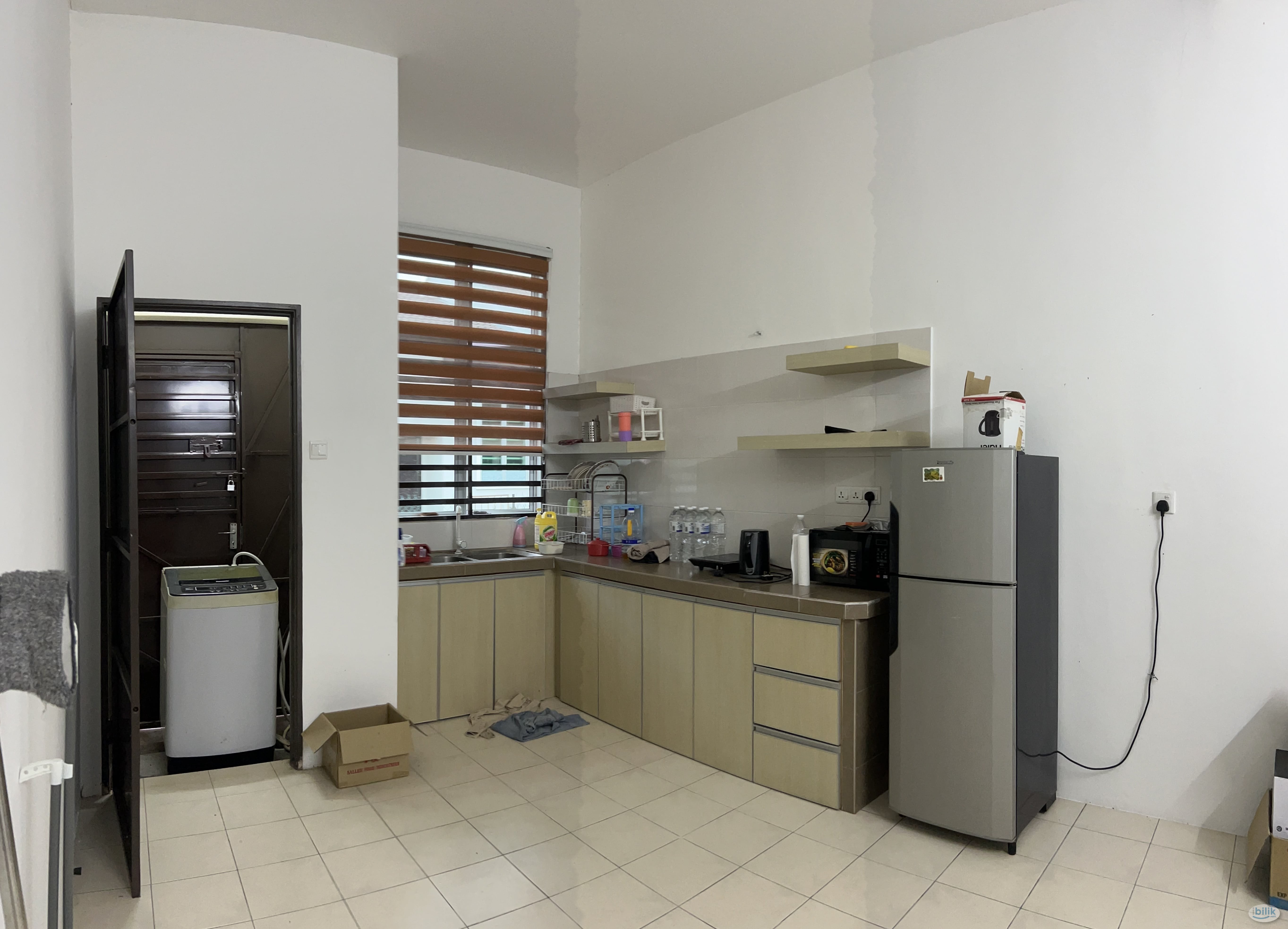 MASTER BEDROOM WITH PRIVATE BATHROOM - Image 5