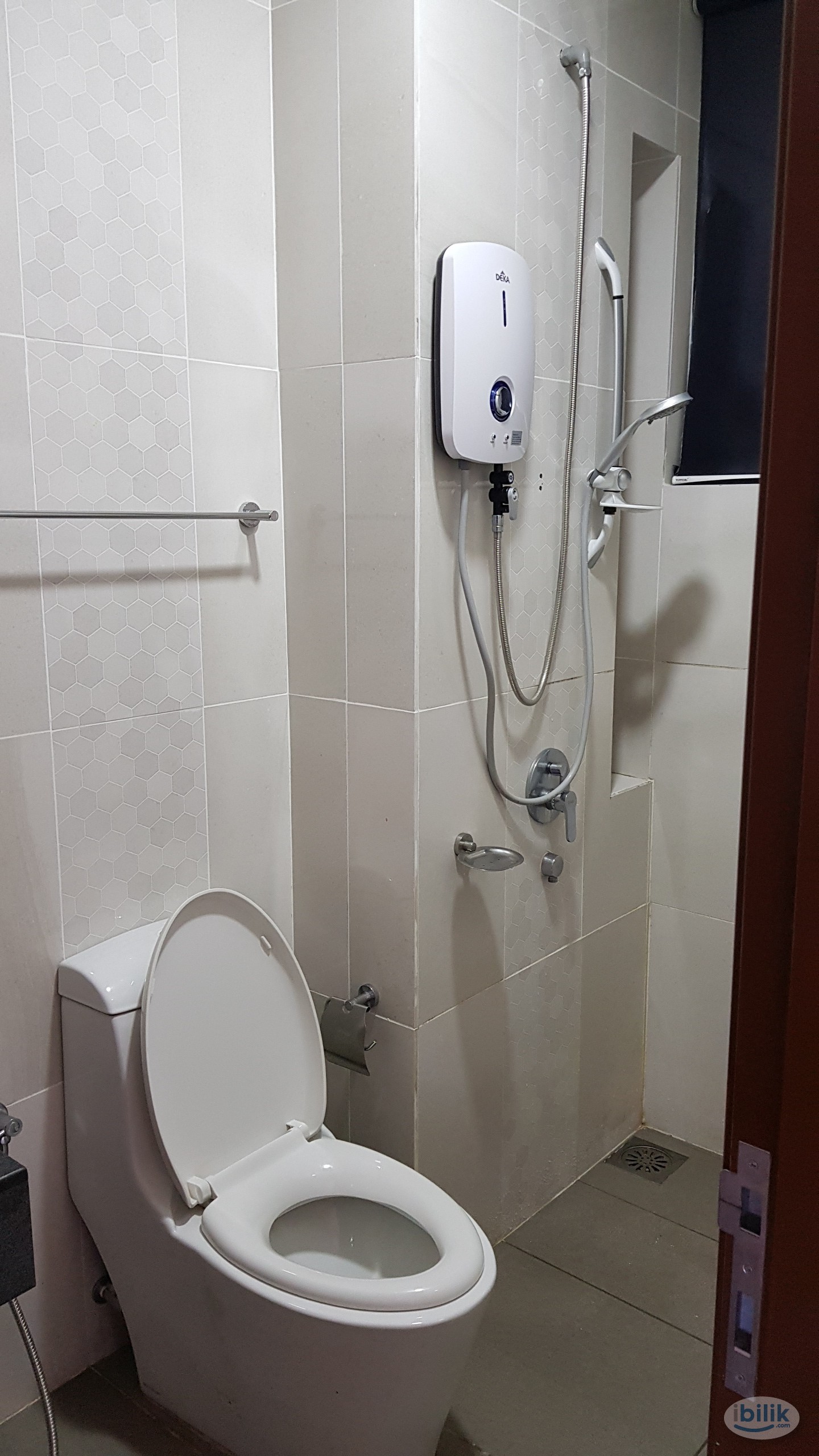 Mixed Medium Room, link bridge to MRT Taman Pertama, Cheras - Image 2