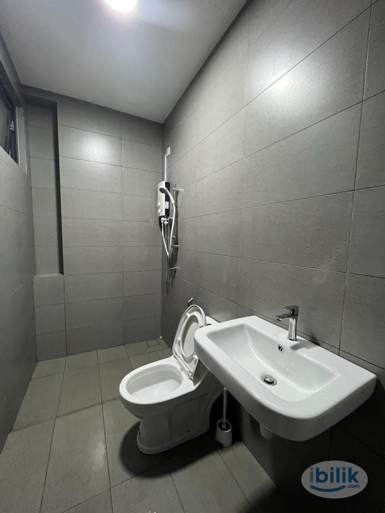 Middle Room at The Hermington, Kuchai Lama - Image 2