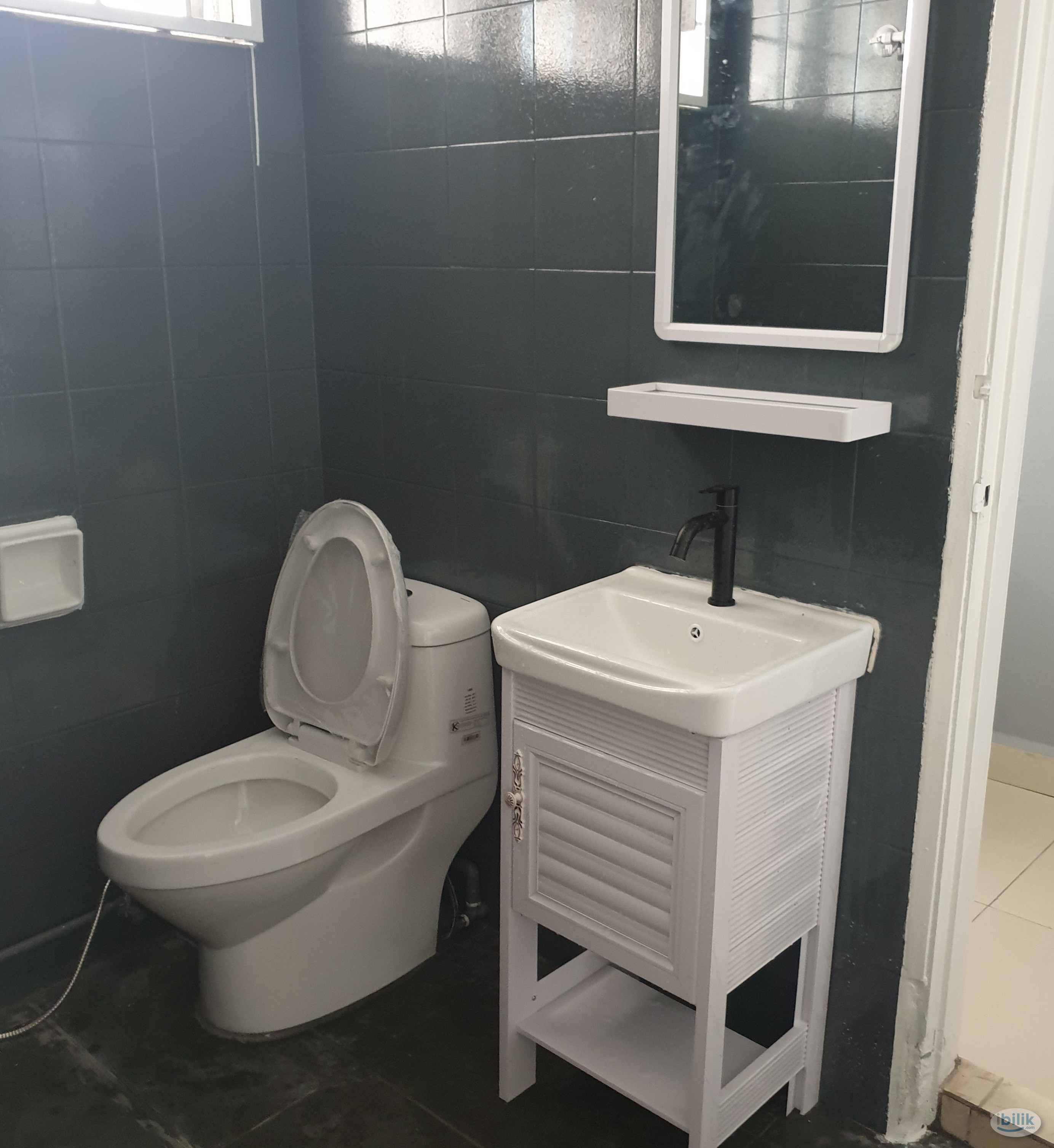 📢Share Private Attached Bathroom🚿公用私人厕所🌀单人房 Middle Room 📍Menara City One Condo🚶‍♂️Menara AIA🚆LRT: Bandaraya, Dang Wangi, - Image 3