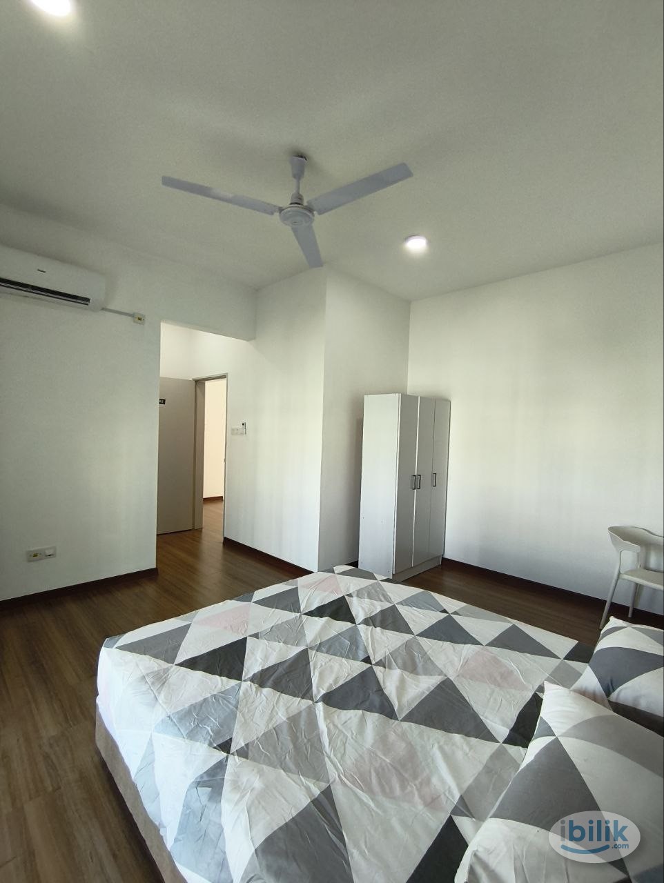 Bilik Sewa Cempaka, Nilai – Murah, Selesa & Lengkap! 🌸(NEAR KLIA 1,2) - Image 1