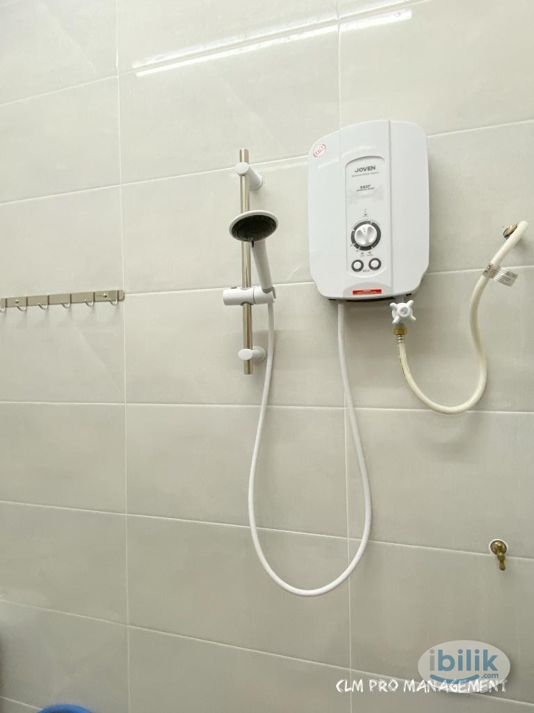 [special offer] fully furnished with WiFi, Cleaning Service & AC Middle Room at Pusat Bandar Puchong, Puchong - Image 1