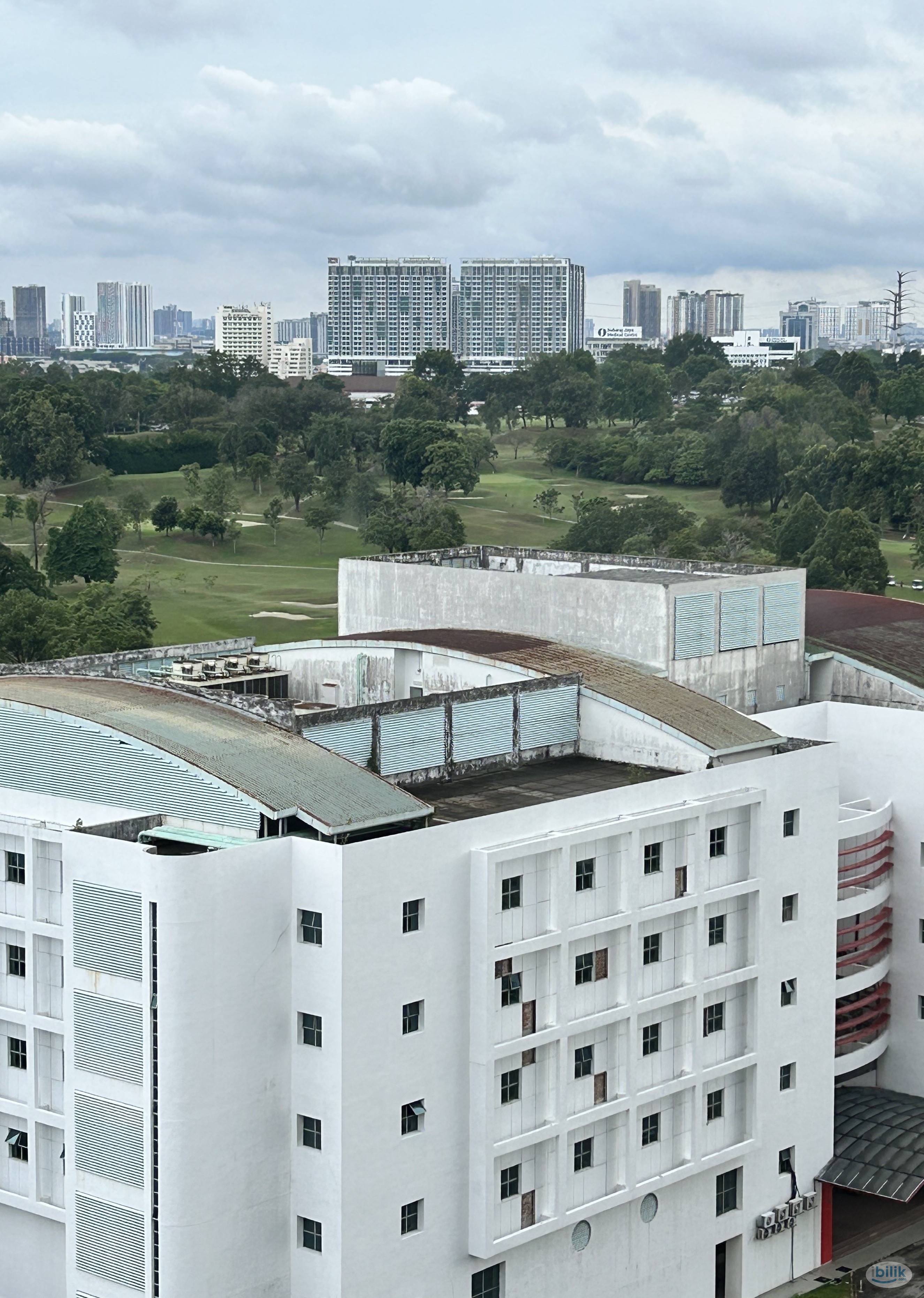 Middle Room at Shang Villa, Kelana Jaya - Image 1