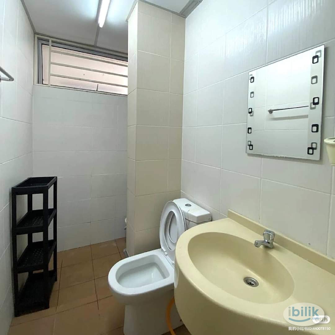 Near TARUMT | Spacious Middle Room | Student Budget Friendly | No AC | Move In Immediately - Image 3