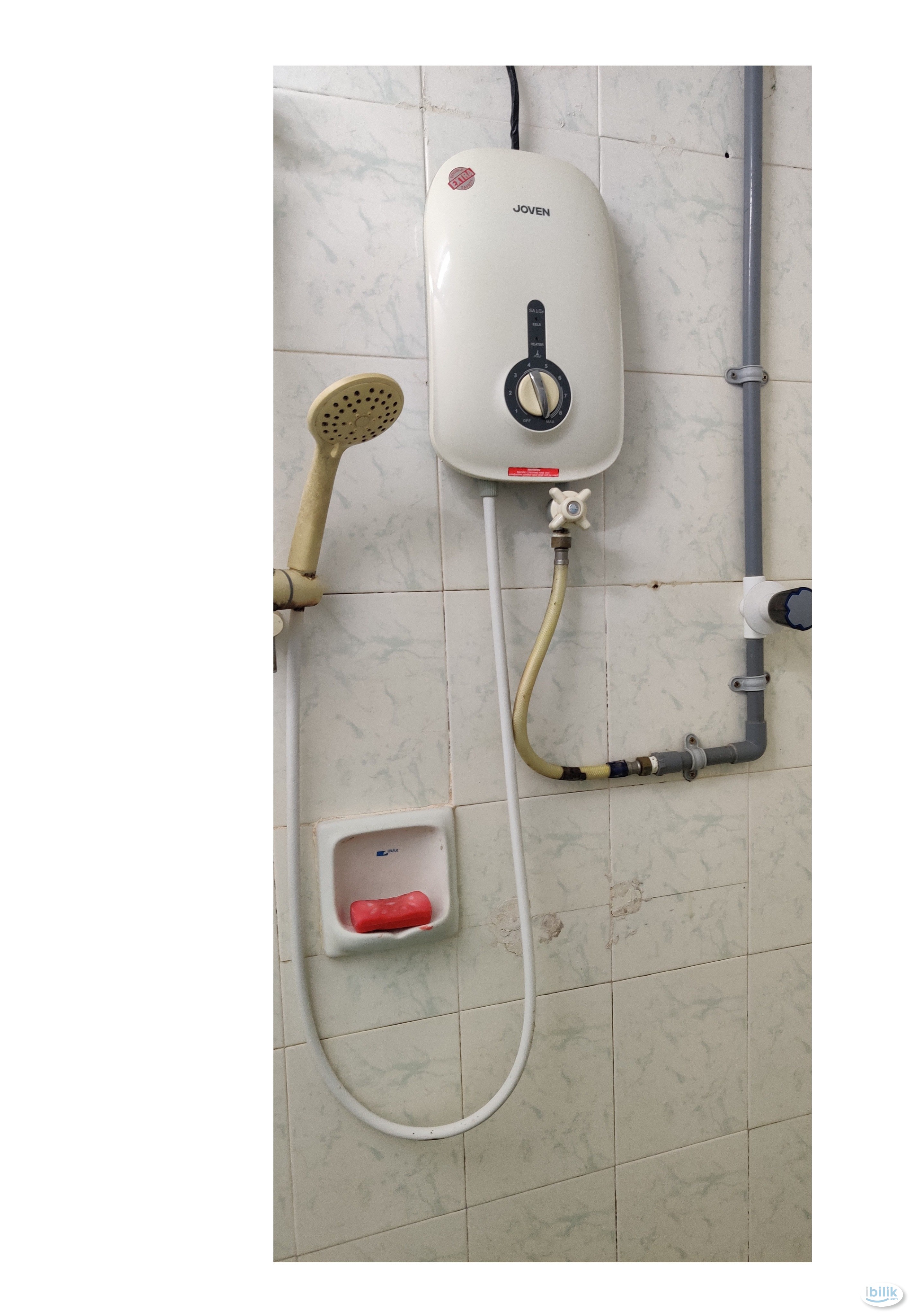 Middle Room at Bandar Sunway, Petaling Jaya - Image 1