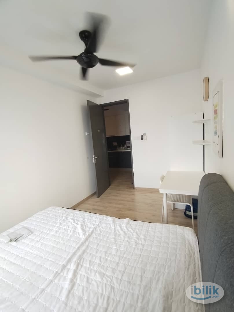 Middle Room at Emporis, Kota Damansara - Image 2