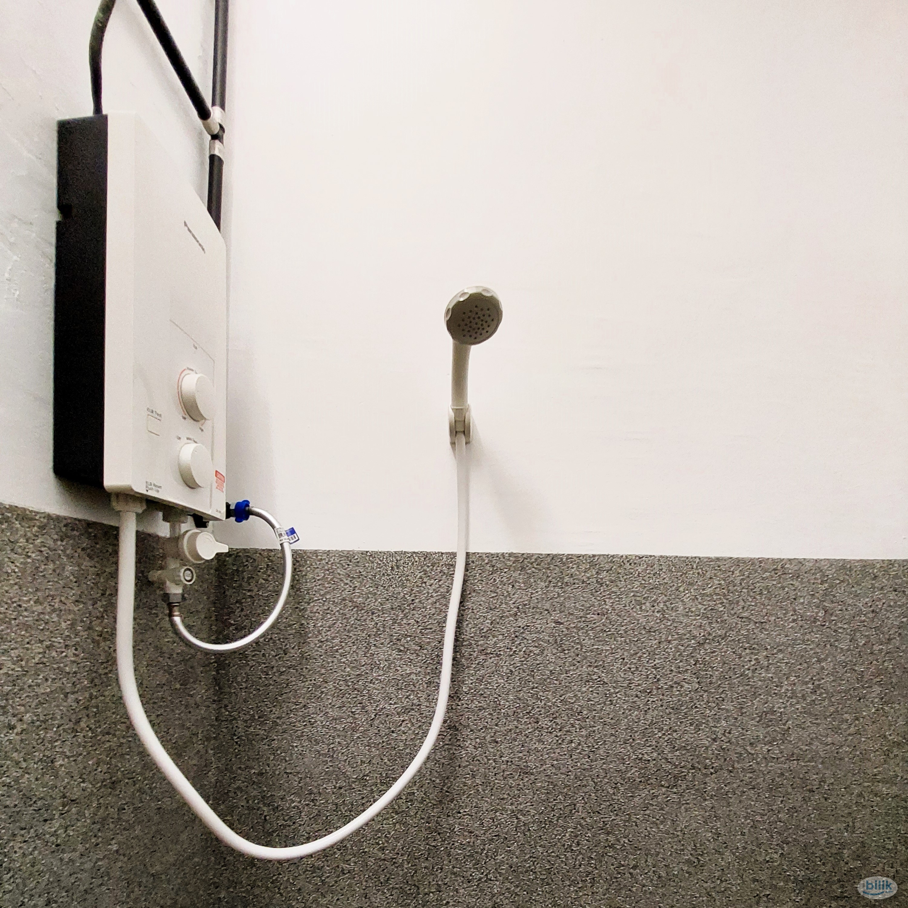 Female Room To Rent, Fully Furnished, Nearby LRT @ Bandar Kinrara Puchong - Image 4