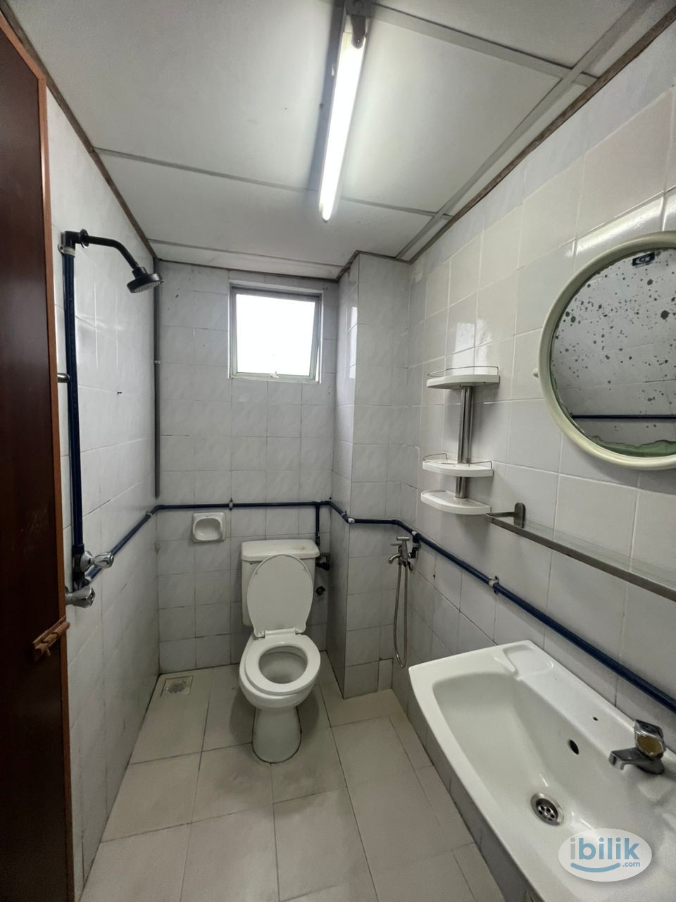 Middle Room at Ilham Apartment, TTDI Jaya - Image 5
