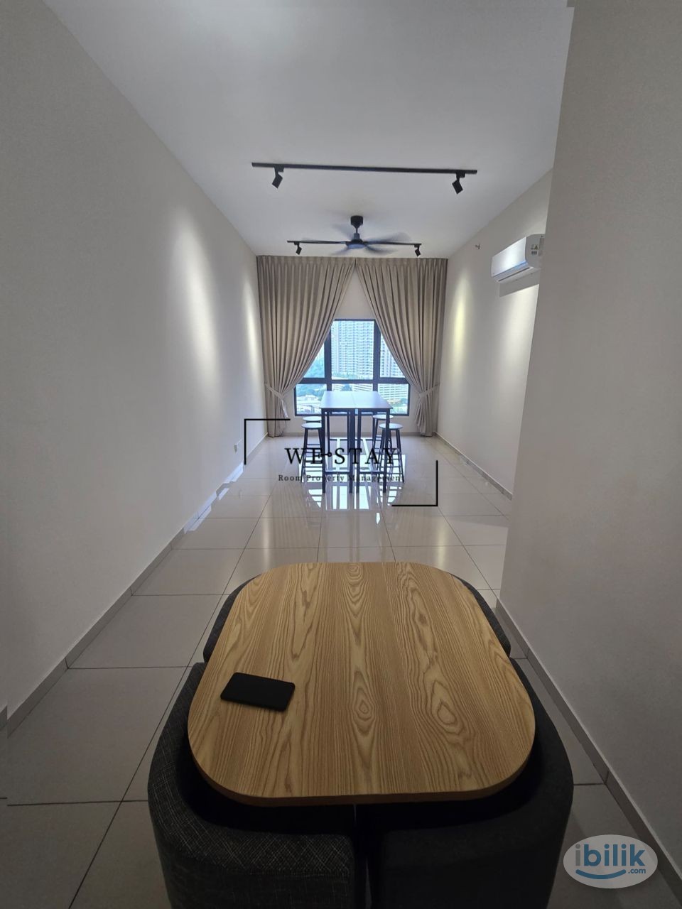 D Quince Female Room Rental - Image 2