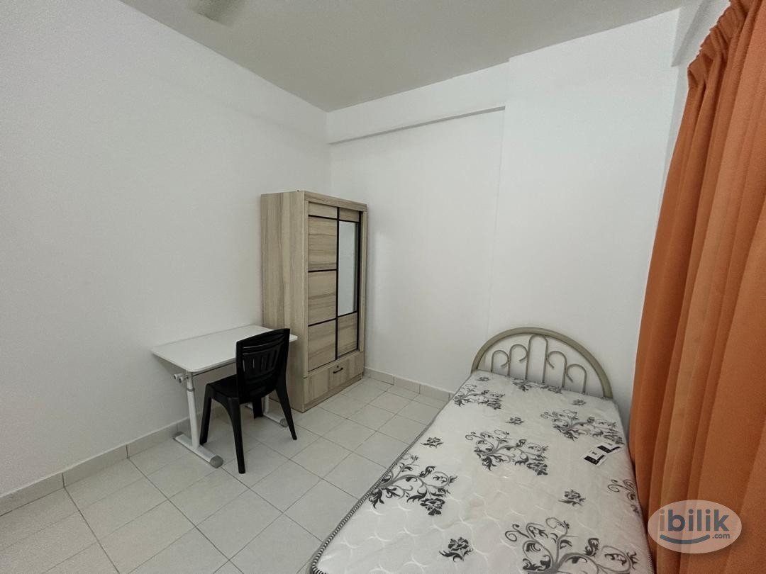 Middle Room at Park View Tower, Butterworth - Image 4