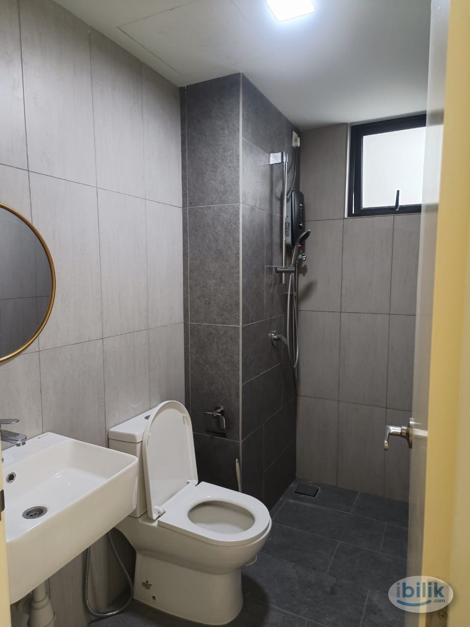 ‼️Premium ⭐️ Single Room Fully Furnished @ NEW Aircond Wardrobe Table Chair Mattress, Seksyen 13 Near MSU - Image 3