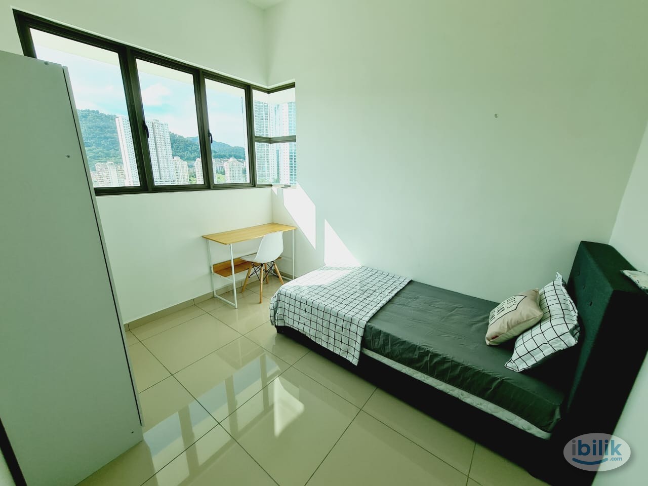 COZY SINGLE ROOM AT TREE SPARINA ( NON SHARING BATHROOM ) NEAR WITH BAYAN LEPAS INDUSTRIAL AREA - Image 1