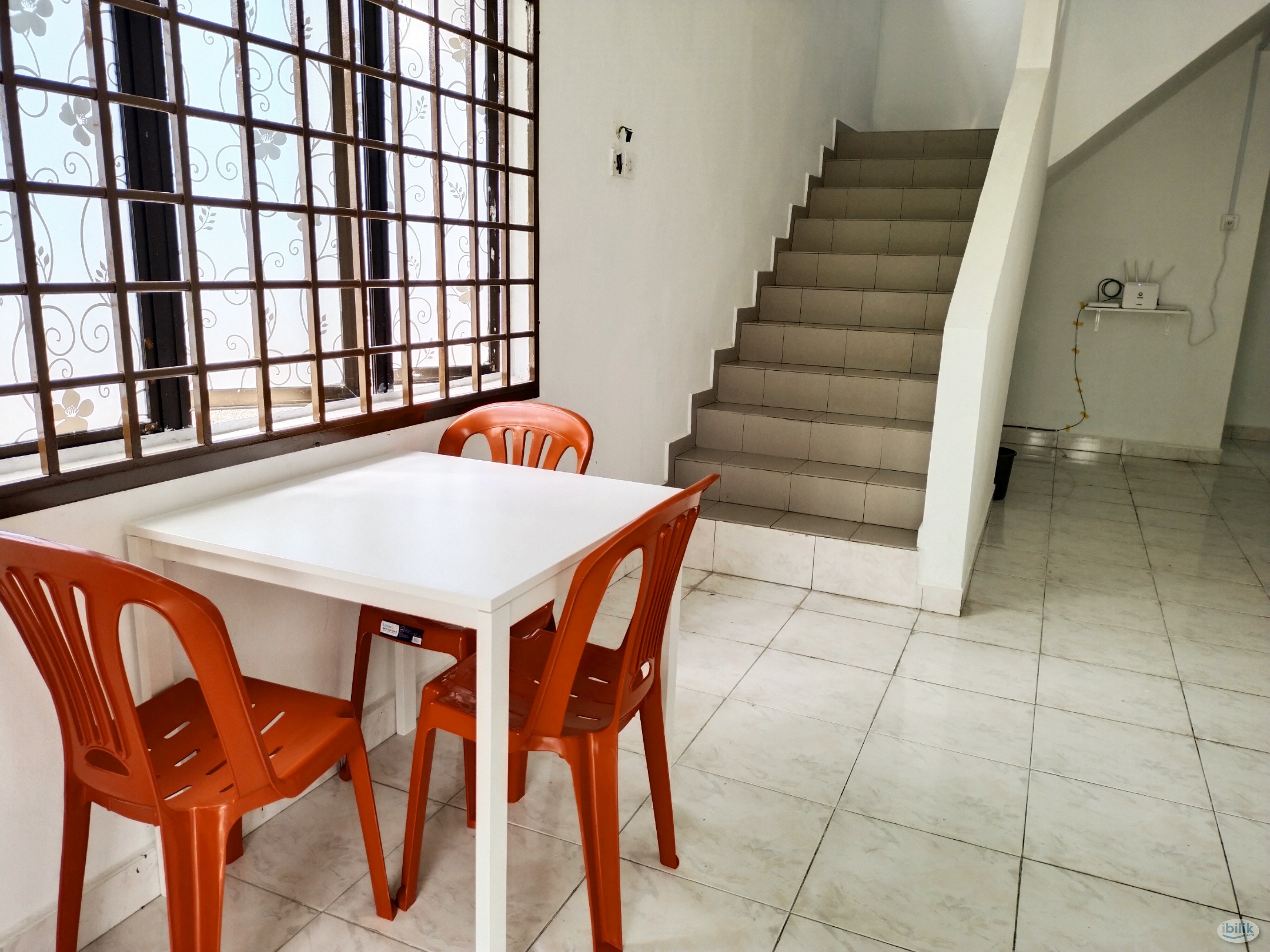 Middle Room at Taman Mount Austin, Johor Bahru - Image 2