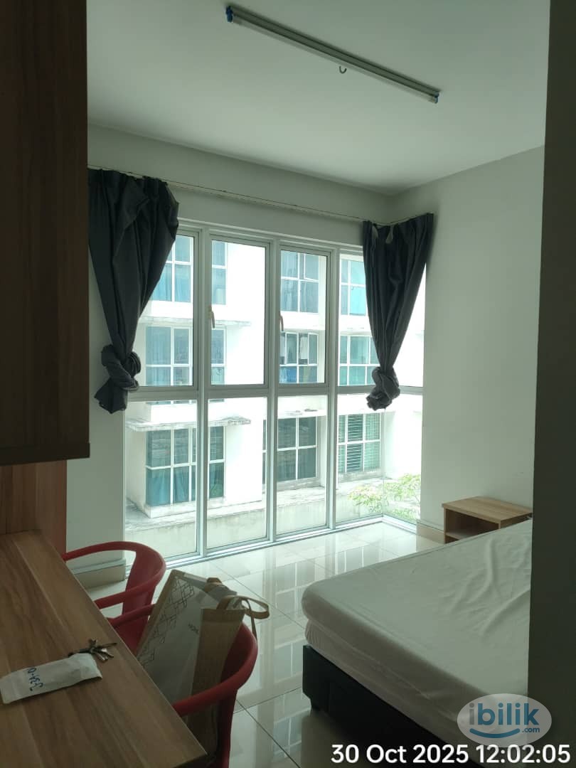 *FEMALE* (Prefer Chinese) Master Room at Pacific Place, Ara Damansara - Image 1