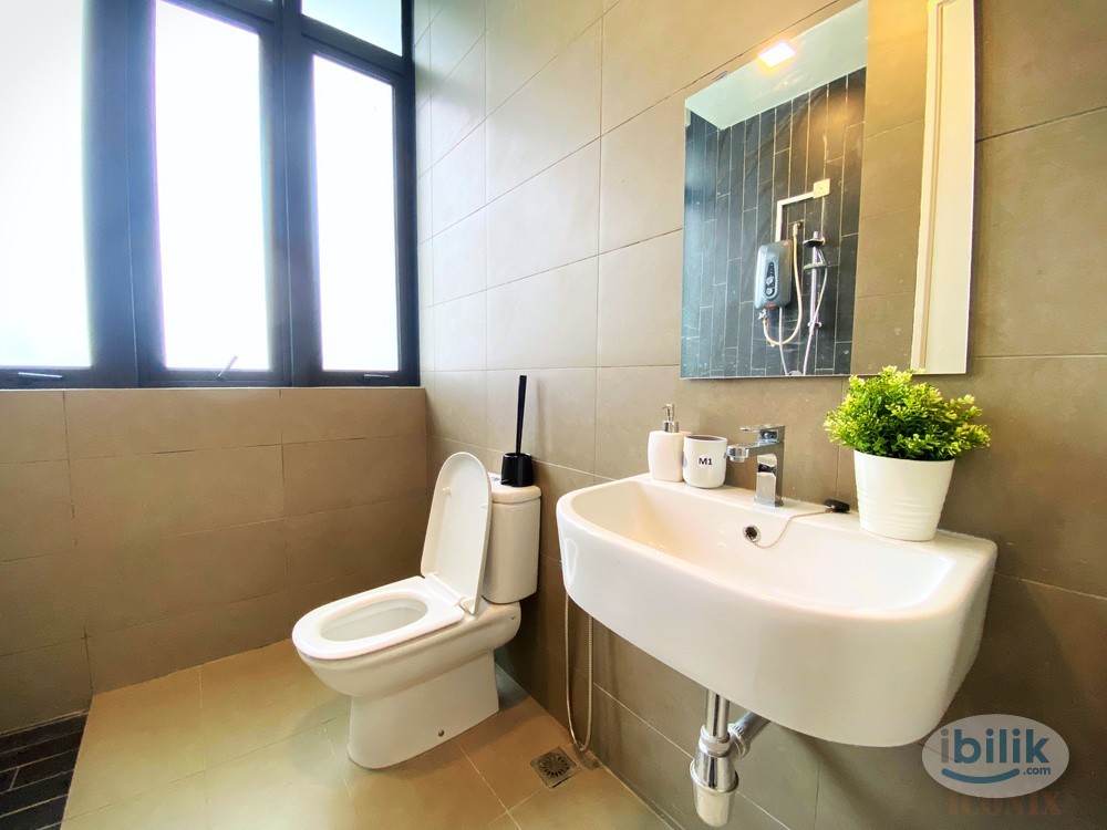Middle Room at H2O Residences, Near LRT Ara Damansara / Lotus's - Image 2