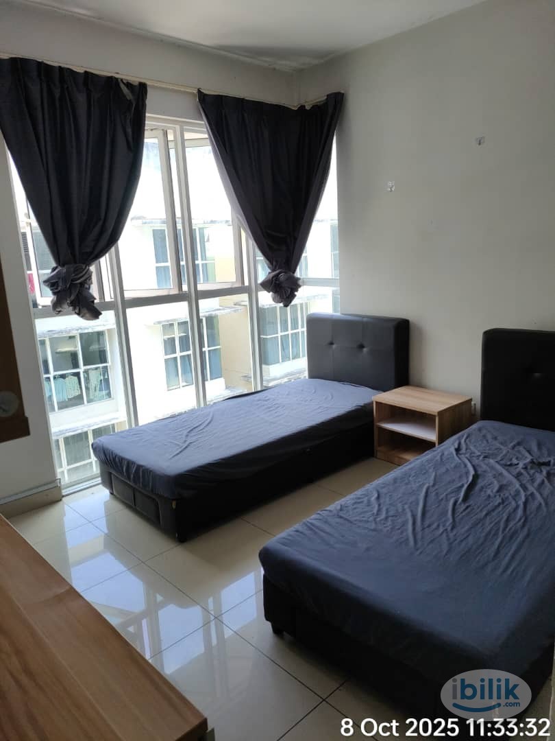 *Female* Master Room at Pacific Place, Ara Damansara - Image 1