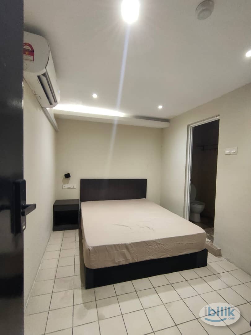 Master Room at Sunway Mentari, Nearby BRT Mentari🚝 - Image 1